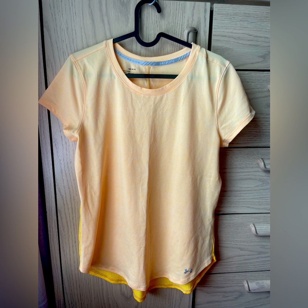 Under Armour fitted threadborne top large